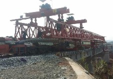 廣西梧州赤水鐵路專線JQ40/180架橋機(jī)